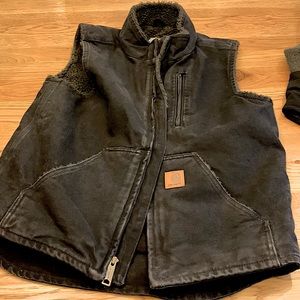 Mens small black carhart vest, with Sherpa lining